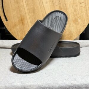 Nike Mens Calm Slide Black Slides Size 13 good used condition